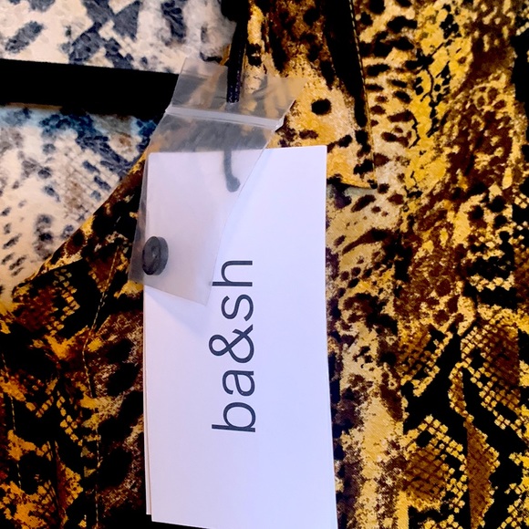 ba&sh size L Blouse color: Ochre. (Cheetah motif) - Picture 5 of 6
